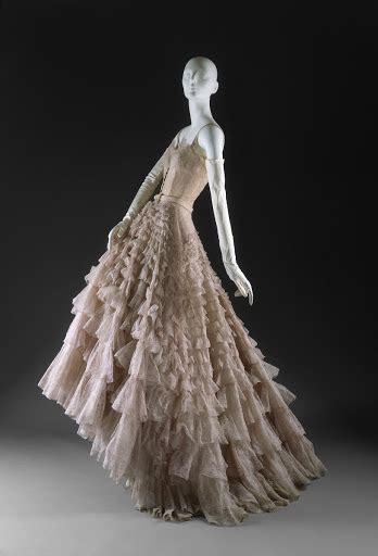 Christian Dior: Ball gowns — Google Arts & Culture